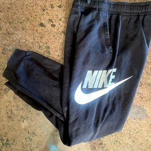 Youth M nike black sweatpants